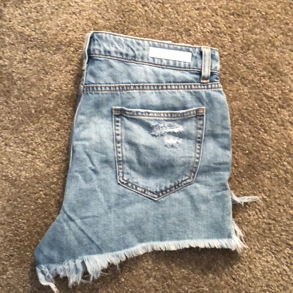 Destressed Shorts - Picture 2 of 3